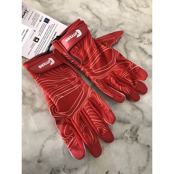 Cutters Football Super Sticky Grip Game Day Gloves Adult S/M Red New w/ Tags - Picture 1 of 5
